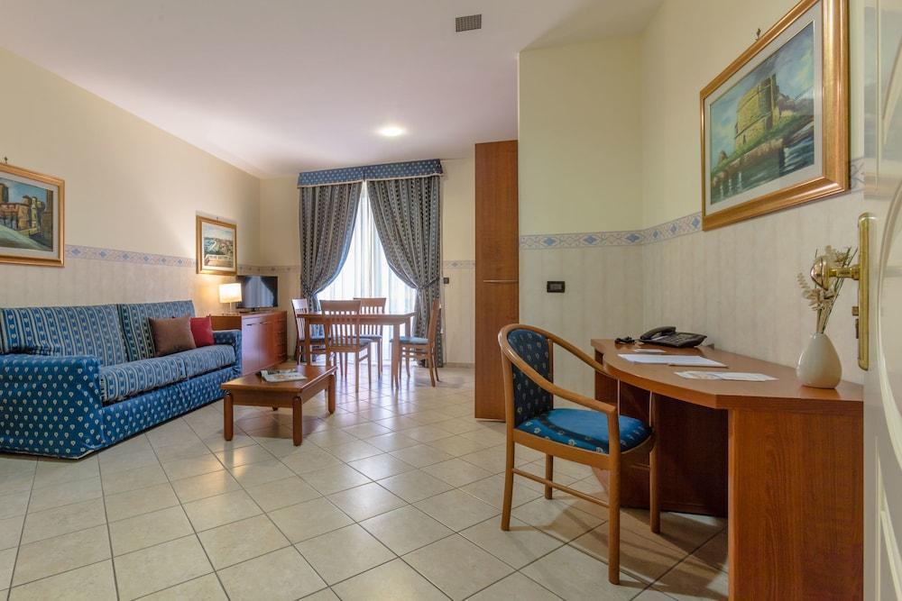 Hotel Traiano Civitavecchia Exterior photo