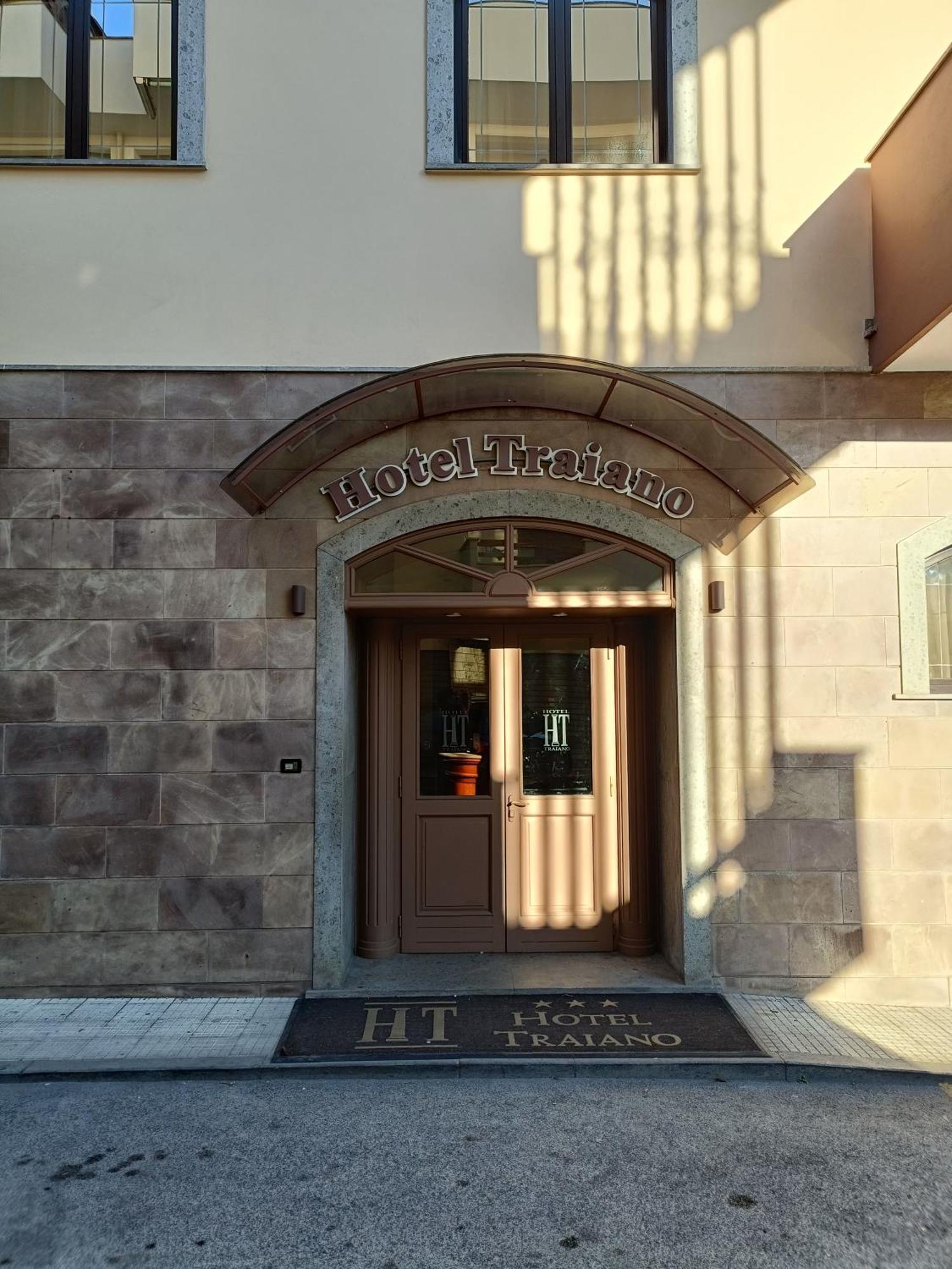 Hotel Traiano Civitavecchia Exterior photo