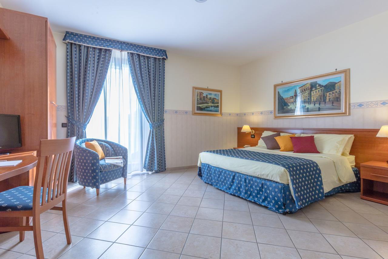 Hotel Traiano Civitavecchia Exterior photo