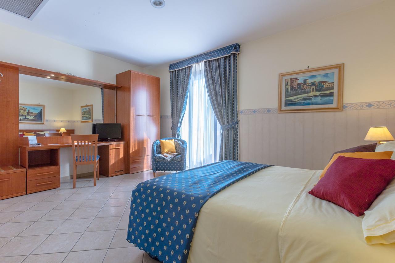 Hotel Traiano Civitavecchia Exterior photo