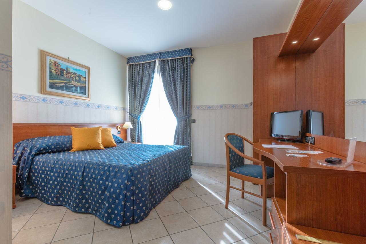 Hotel Traiano Civitavecchia Exterior photo