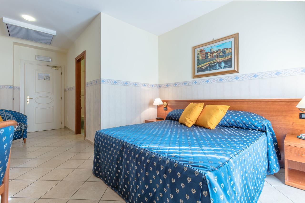 Hotel Traiano Civitavecchia Exterior photo