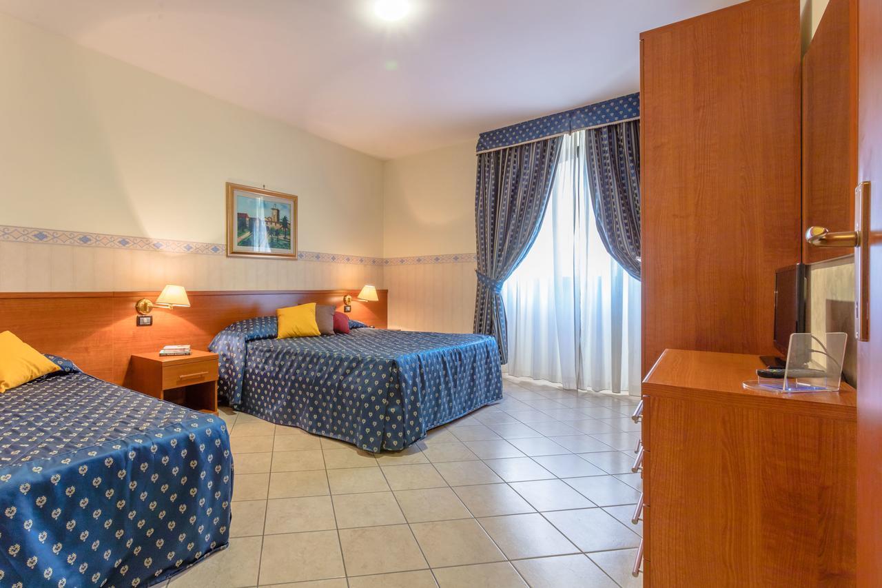 Hotel Traiano Civitavecchia Exterior photo