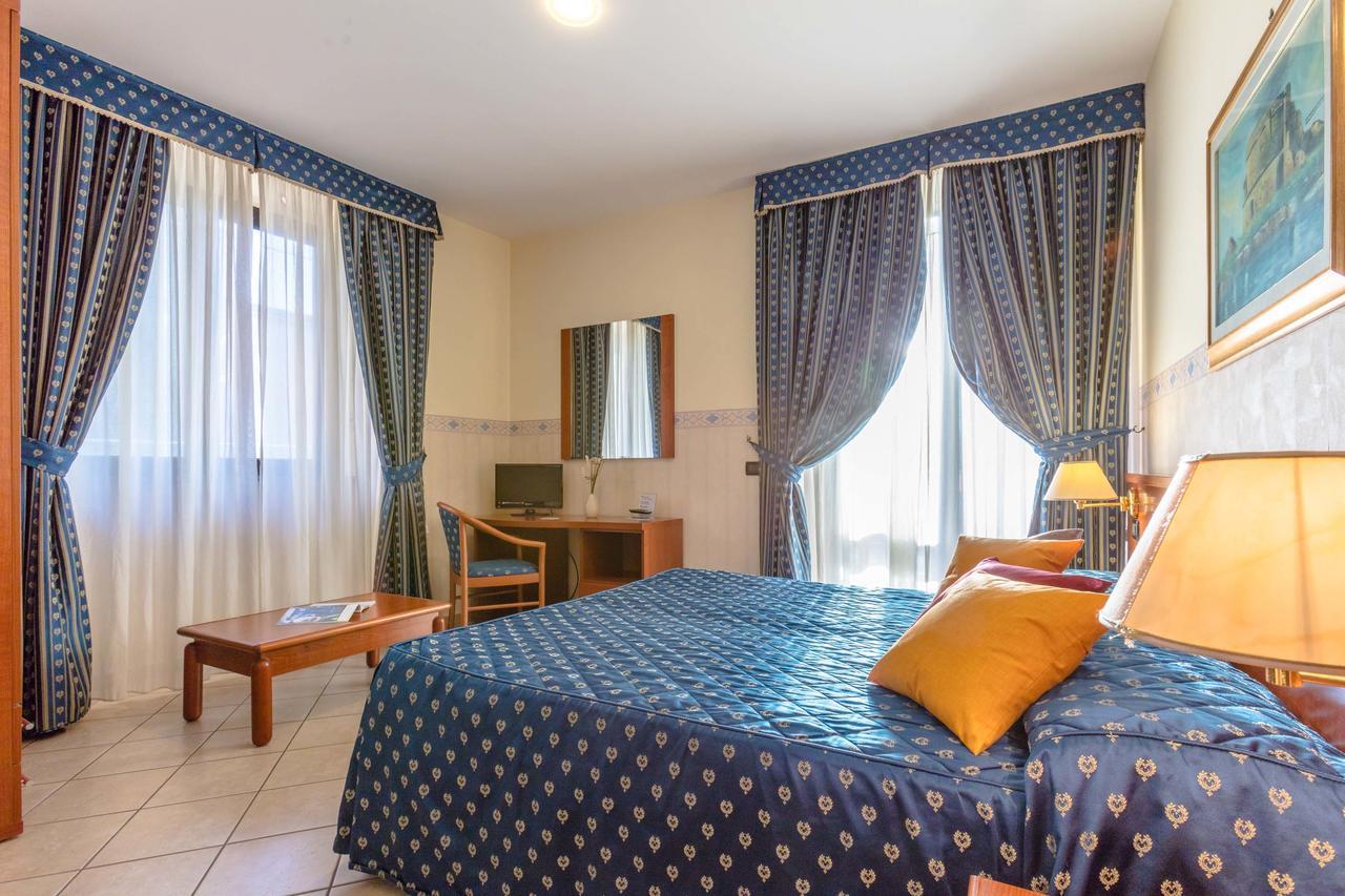 Hotel Traiano Civitavecchia Exterior photo