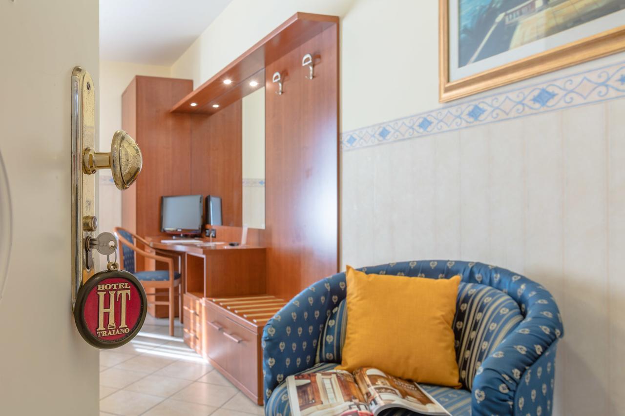Hotel Traiano Civitavecchia Exterior photo