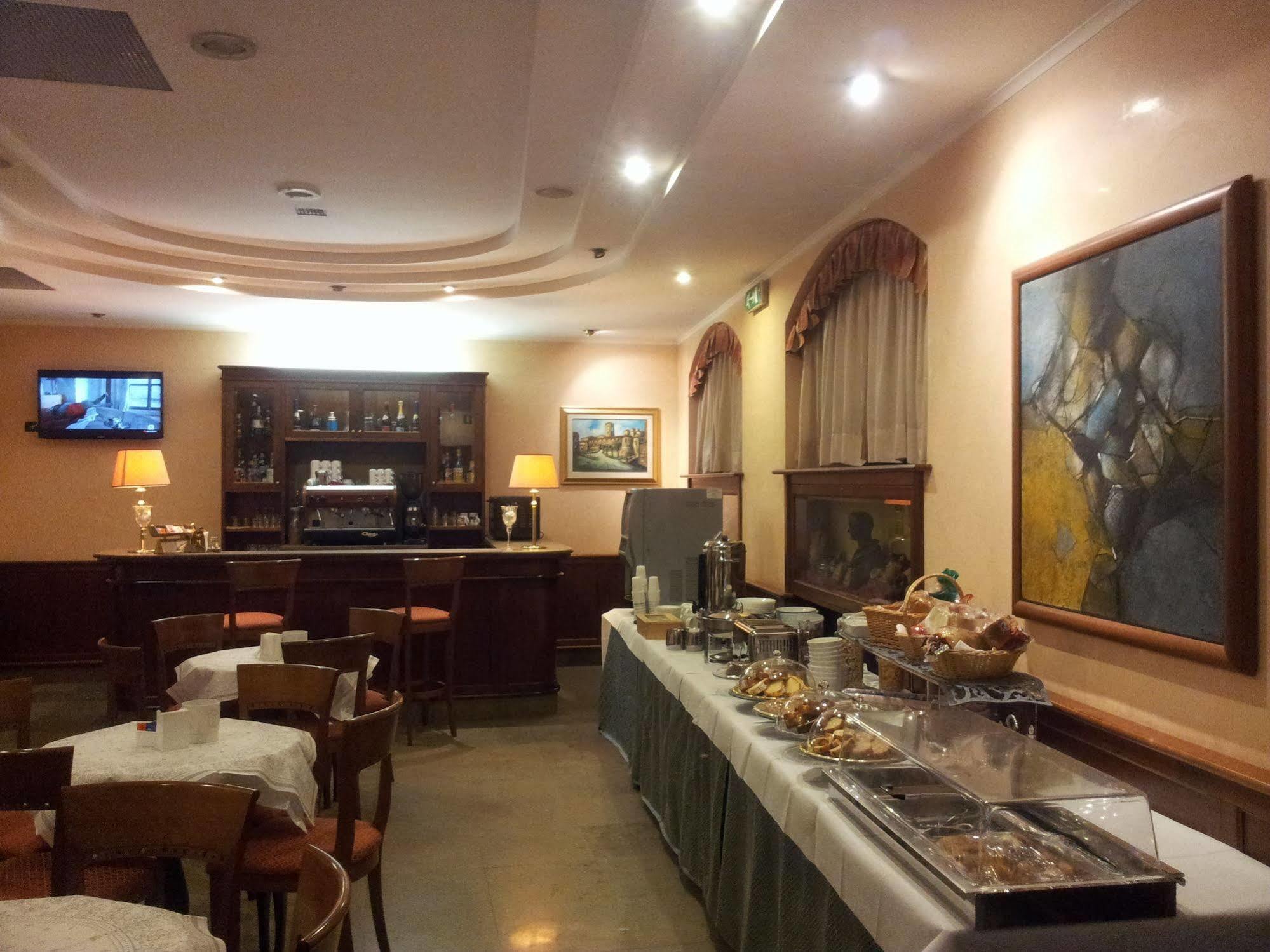 Hotel Traiano Civitavecchia Exterior photo